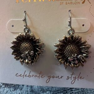 Gold-tone Sunflower w/bee Earrings
